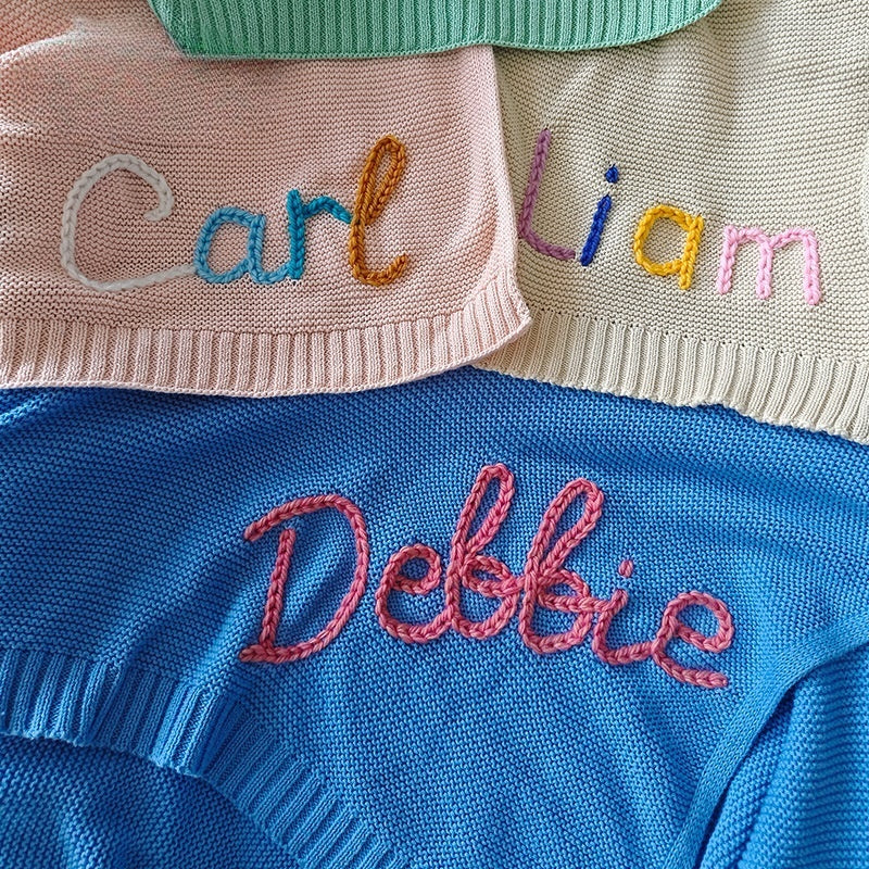Individuelle Babydecke mit Namen - Ein personalisiertes Kuschelerlebnis aus Baumwollstrick