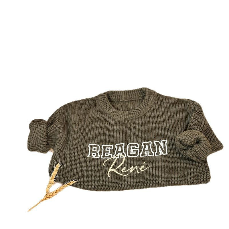 Babypullover mit Namen – Bezaubernde individuelle Strickmode für Neugeborene und Kleinkinder