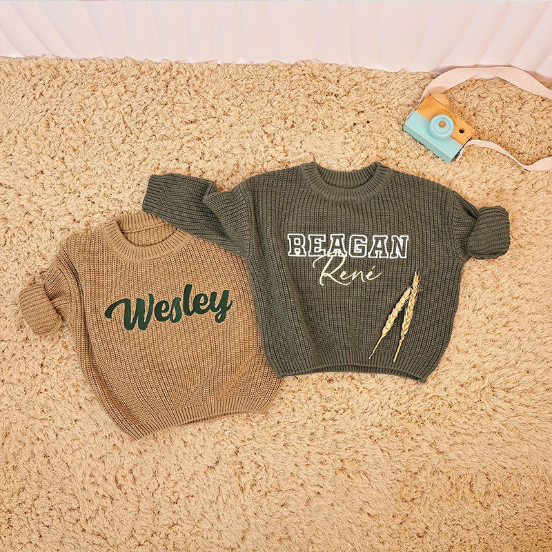Babypullover mit Namen – Bezaubernde individuelle Strickmode für Neugeborene und Kleinkinder