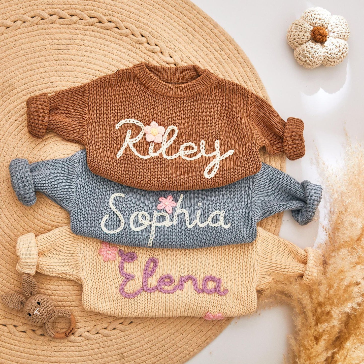 Babykleidung mit Namen – Süßer gestickter Pullover für die Kleinsten