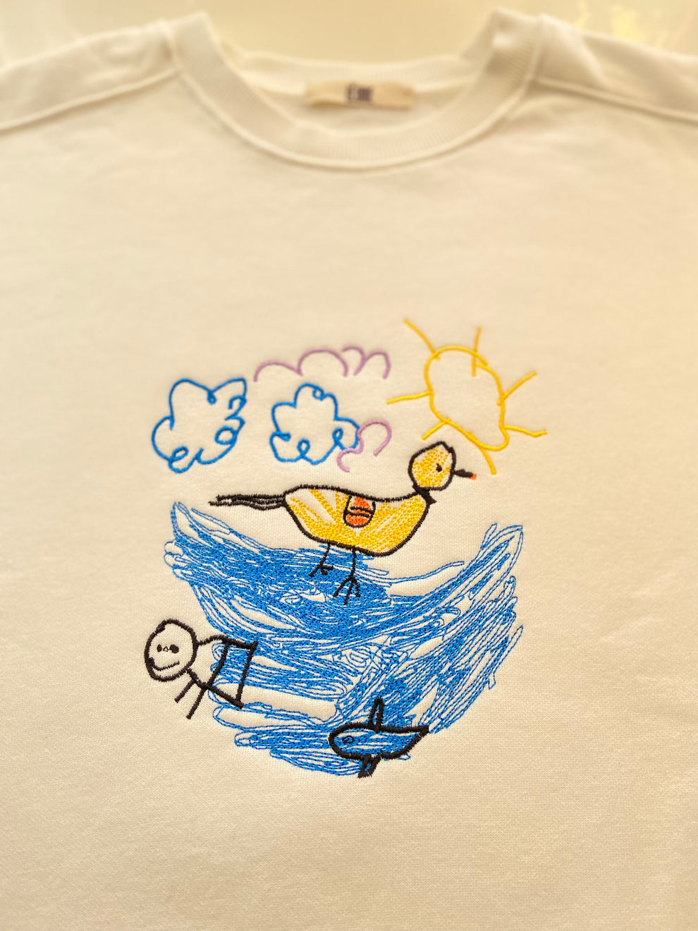 BESTICKTES T-Shirt mit individueller Fotozeichnung für Kinder als personalisiertes, einzigartiges besonderes Geschenk für Mütter, Väter, Tanten, Schwestern