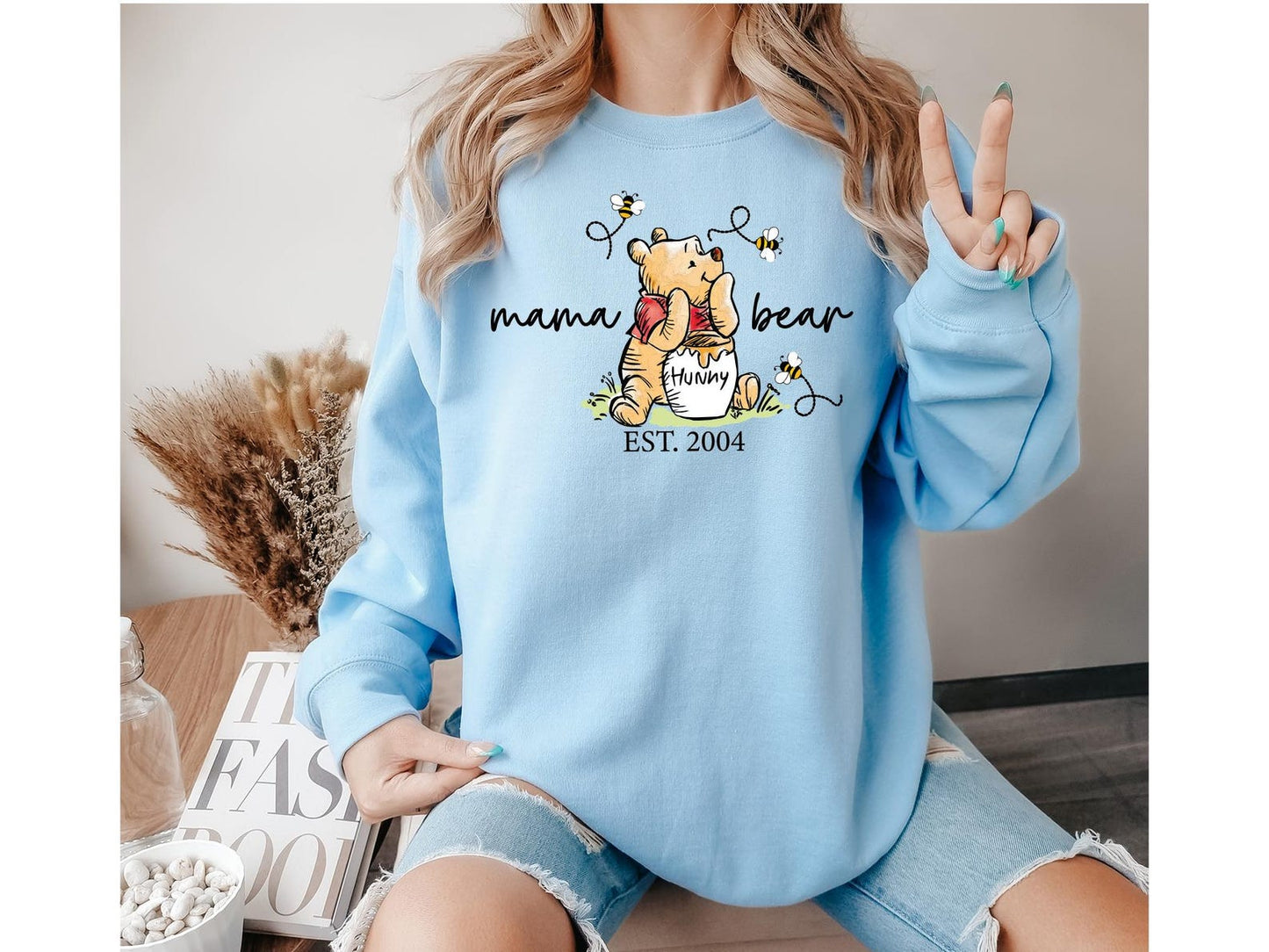 Mama Bear Sweatshirt mit Ärmelnamen - Anpassbares Muttertags-T-Shirt
