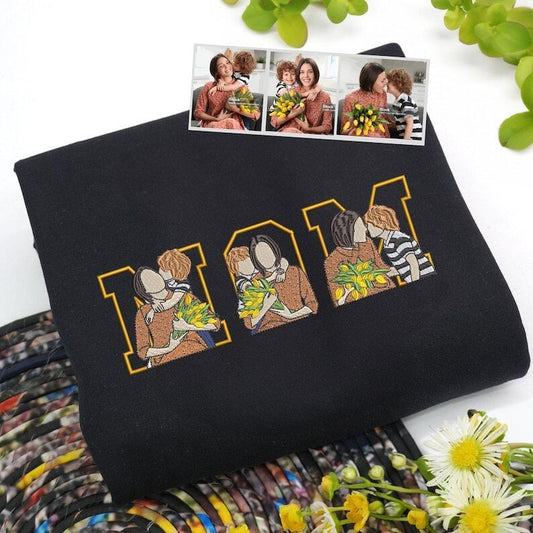 „Beste Mama aller Zeiten“ – Personalisiertes Sweatshirt mit Porträt – Geschenk mit Foto-Skizzen-Stickerei