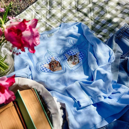 Besticktes Sweatshirt mit individuellem Haustierporträt – Personalisiertes Shirt mit Herzmedaillon und Haustierfoto für Hunde- und Katzenliebhaber