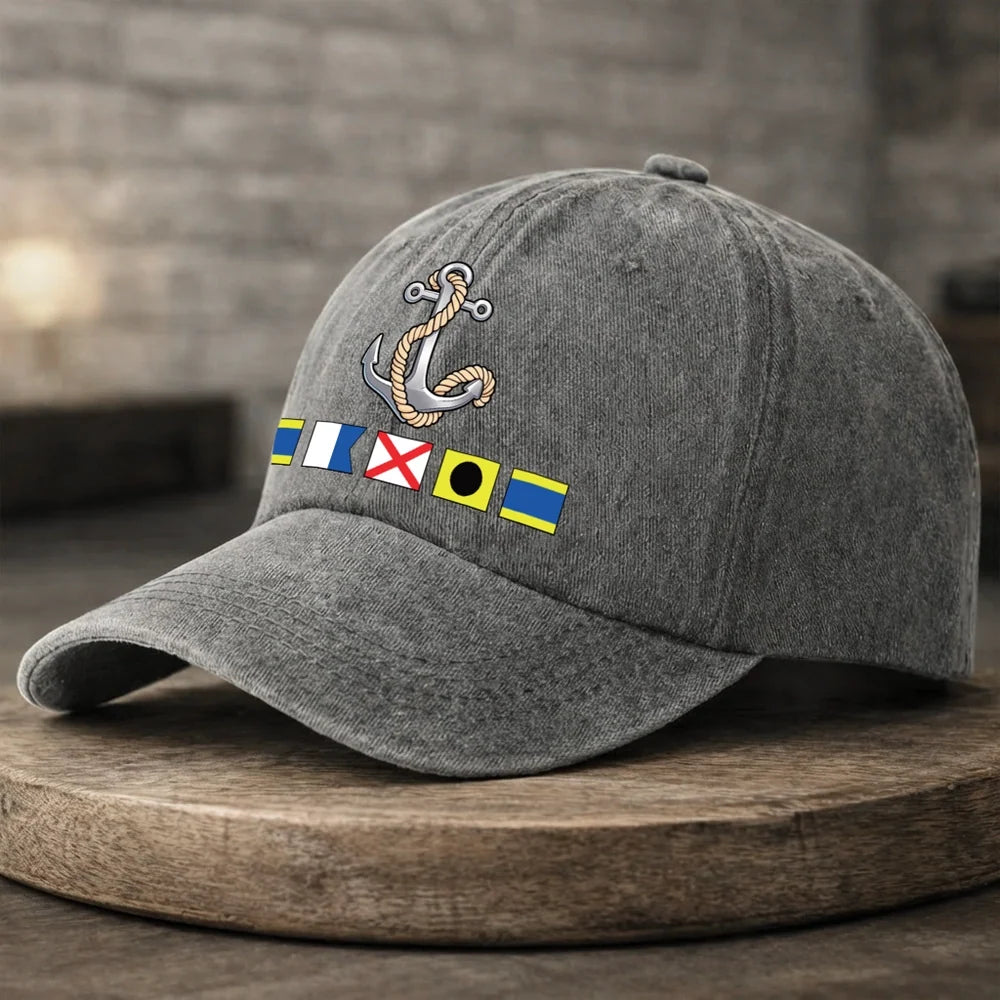 Baseball-Cap aus gewaschenem Denim mit Bootsanker und Signalflaggen – maritimes Design, ein einzigartiges Geschenk für Segler und Bootsliebhaber