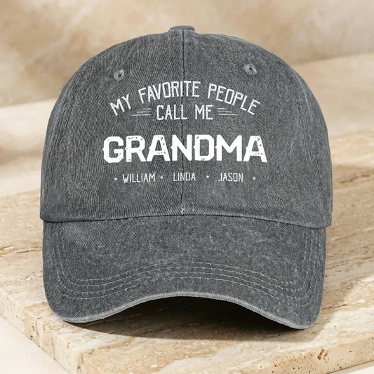 Personalisierte Baseballkappe aus gewaschenem Denim „My Favorite People Call Me Grandma“ – Einzigartiges Geschenk für Oma, Vintage-Look