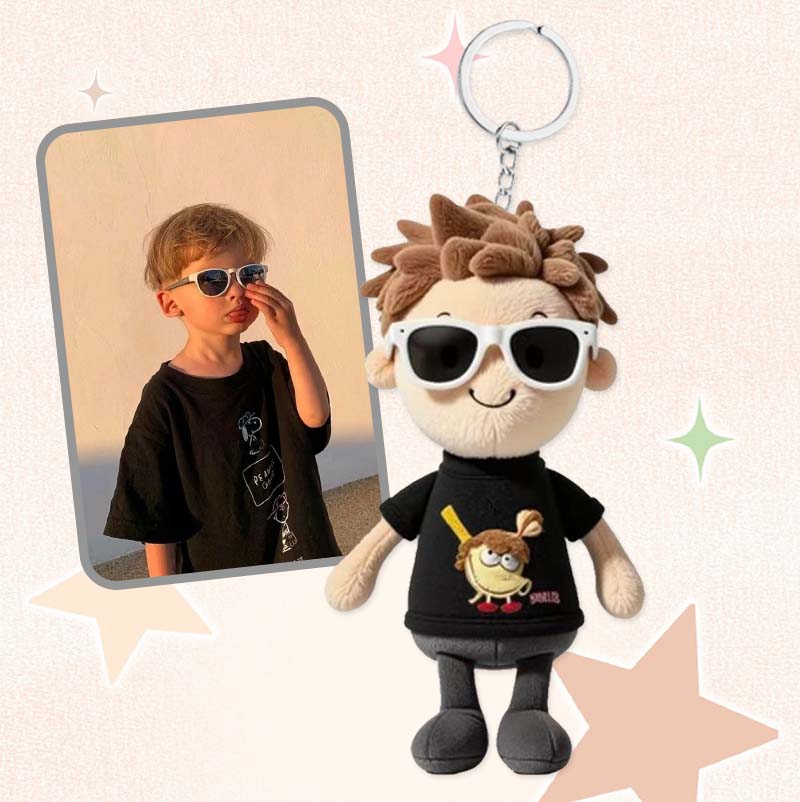 Personalisierter Schlüsselanhänger mit Foto einer Stofftierpuppe
