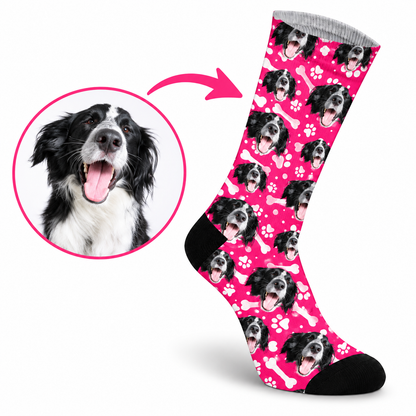Personalisierte Socken mit dem Gesicht des eigenen Haustiers sind ein tolles Geschenk für jeden Hunde- oder Katzenbesitzer – in verschiedenen Farben erhältlich.