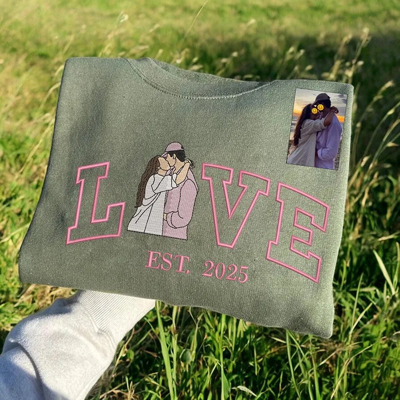 Mit Filzherz bestickte Partner-Hoodies – personalisierbar & perfekt für den Valentinstag