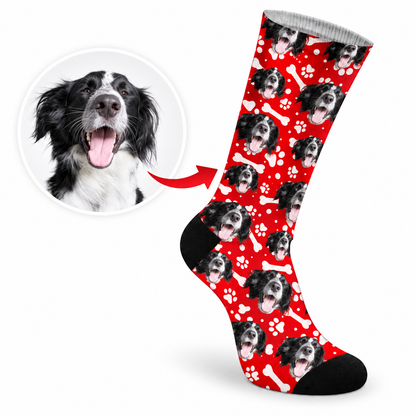Personalisierte Socken mit dem Gesicht des eigenen Haustiers sind ein tolles Geschenk für jeden Hunde- oder Katzenbesitzer – in verschiedenen Farben erhältlich.