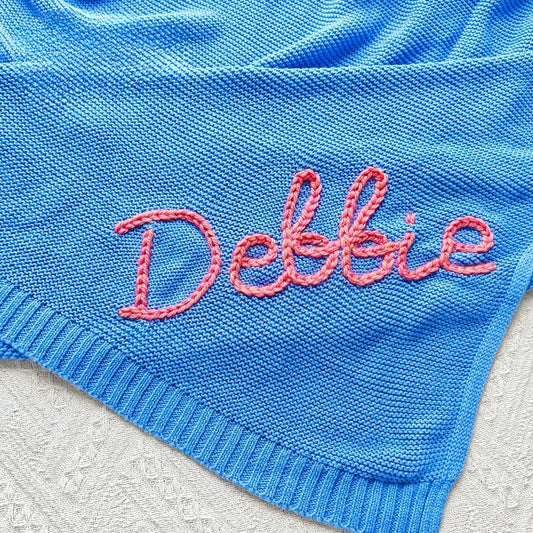 Babydecke mit Namen für Kinderwagen, Bettchen & Bodenzeit - Weicher Baumwollstrick