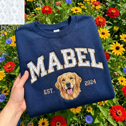 Besticktes Sweatshirt mit individuellem Haustier-Porträt und Namens-Applikation im Chinoiserie-Stil