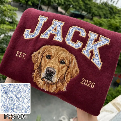 Besticktes Sweatshirt mit individuellem Haustier-Porträt und Namens-Applikation im Chinoiserie-Stil