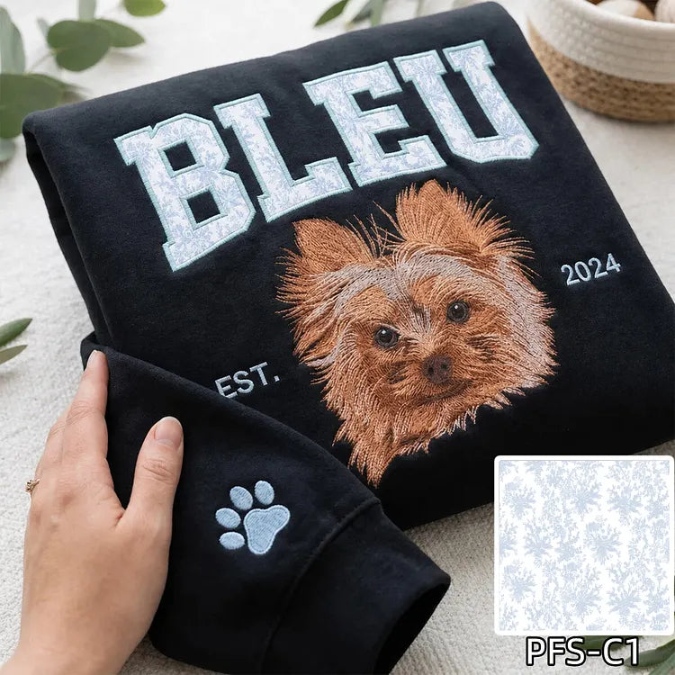 Besticktes Sweatshirt mit individuellem Haustier-Porträt und Namens-Applikation im Chinoiserie-Stil
