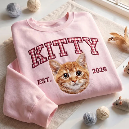 Besticktes Sweatshirt mit individuellem Haustier-Porträt und Namens-Applikation im Vichy-Karo-Muster (Varsity-Stil)
