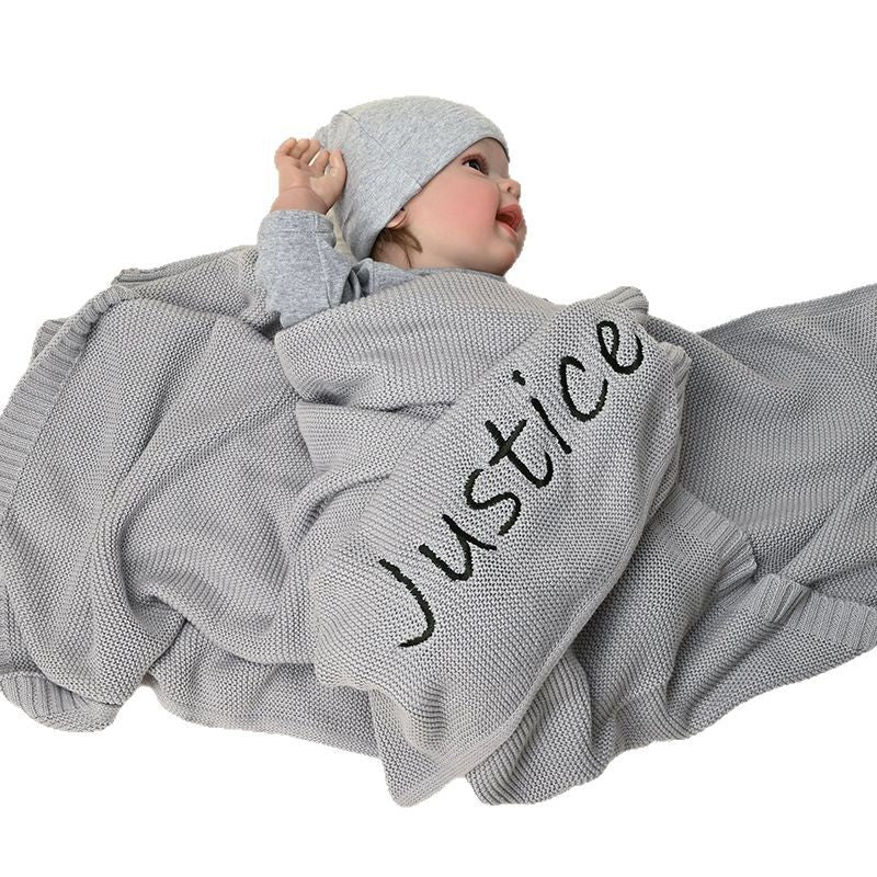 Einzigartiges Geschenk zur Geburt - Personalisierte Babydecke mit besticktem Namen aus weicher Baumwolle