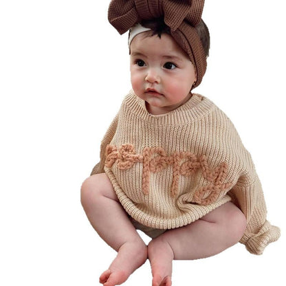 Personalisiertes Babygeschenk – Bestickter Kinderpullover mit Namen, Einzigartig & Herzerwärmend