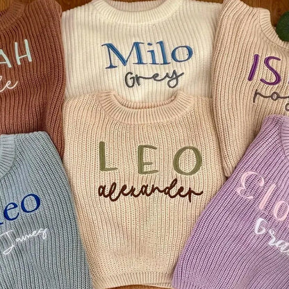 Personalisierte Babykleidung – Sweatshirt mit besticktem Namen, perfektes Tauf- oder Geburtstagsgeschenk
