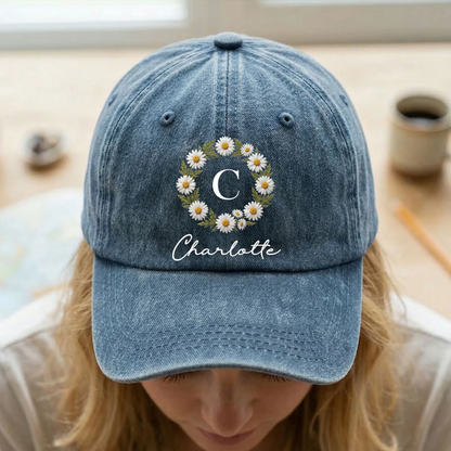 Baseballcap aus gewaschenem Denim mit individuellem Blumenmuster – Entspanntes Alltagsgeschenk für Mama oder eine Freundin