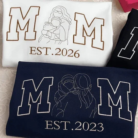 Personalisiertes Familien-Sweatshirt – Individuelles Porträt mit Namen für Mama & Papa