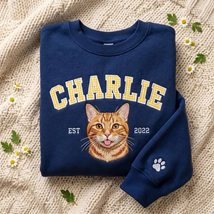 Sweatshirt mit individueller Haustier-Stickerei und Gingham-Applikation