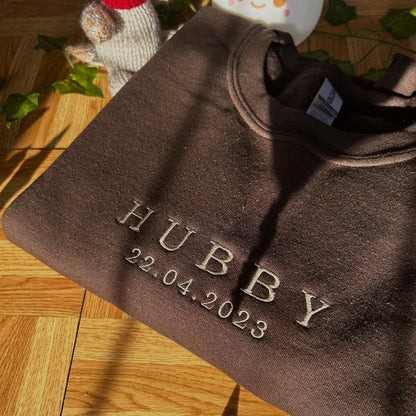 Individuell besticktes Sweatshirt, Partner-Sweatshirts für Ehepaar (Wifey & Hubby), Sweatshirts für Paare zum Jahrestag, Partner-Sweatshirts zum Valentinstag
