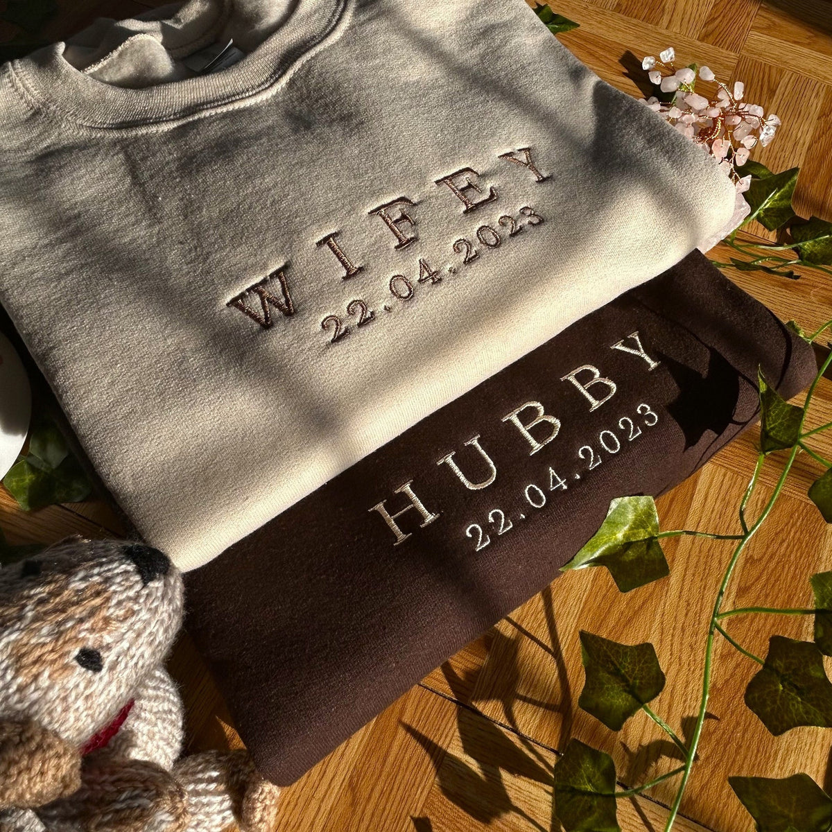 Individuell besticktes Sweatshirt, Partner-Sweatshirts für Ehepaar (Wifey & Hubby), Sweatshirts für Paare zum Jahrestag, Partner-Sweatshirts zum Valentinstag