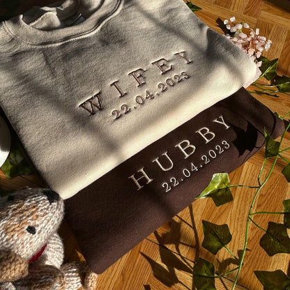 Individuell besticktes Sweatshirt, Partner-Sweatshirts für Ehepaar (Wifey & Hubby), Sweatshirts für Paare zum Jahrestag, Partner-Sweatshirts zum Valentinstag