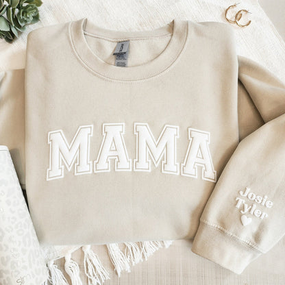 Mama Andenken Sweatshirt mit Puff-Schriftzug, personalisierte Kindernamen auf dem Ärmel, Mama Pullover, Geschenk für neue Mama, Schwarz