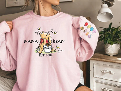 Mama Bear Sweatshirt mit Ärmelnamen - Anpassbares Muttertags-T-Shirt