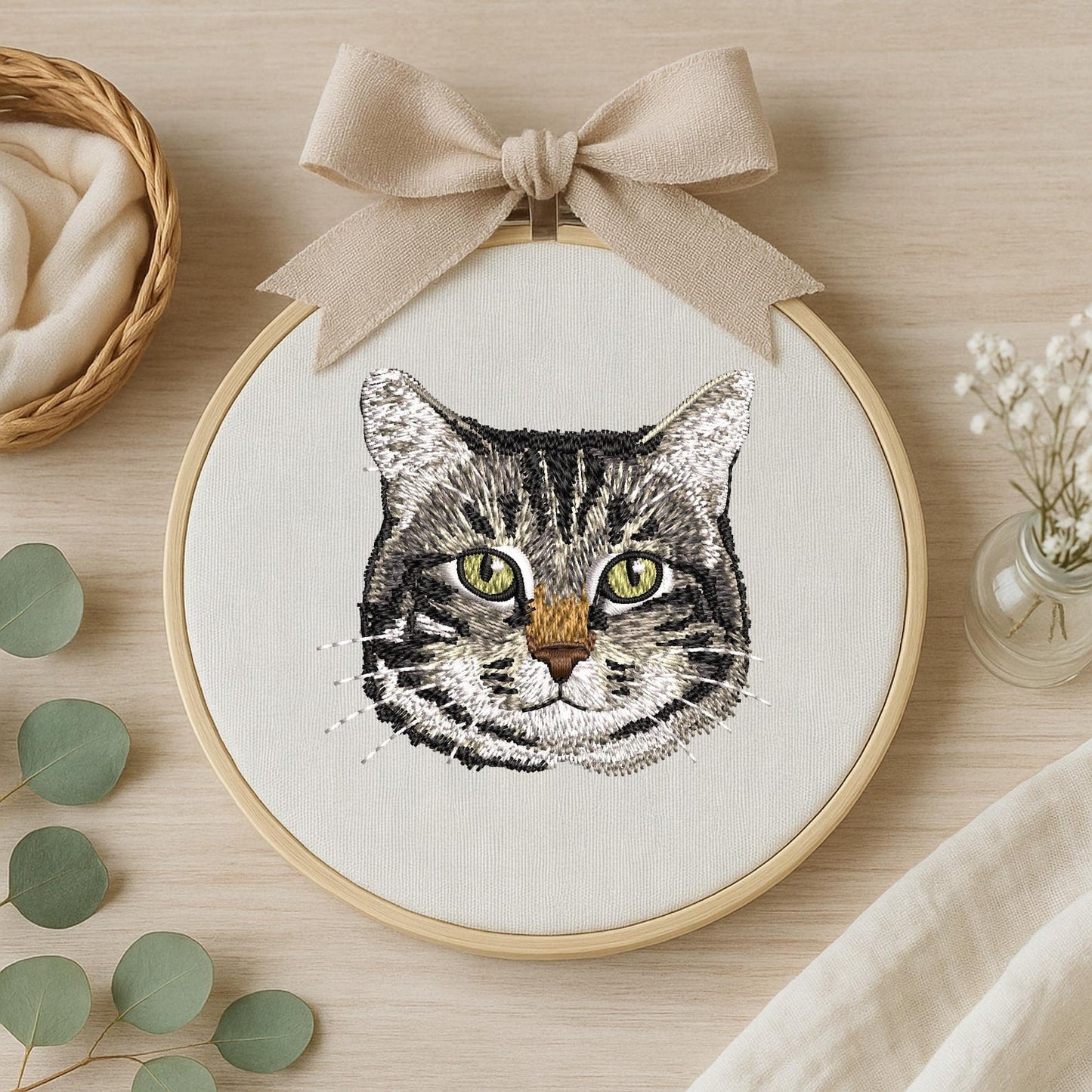 Individuelles Haustierporträt im Stickrahmen, Hundestickerei auf Leinwand, personalisiertes Haustiergeschenk, handgefertigt oder maschinell gestickt, Eichenrahmen-Dekoration