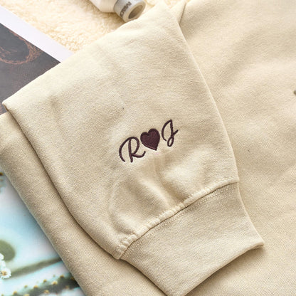 Hoodie mit individueller Stickerei eines Pärchenporträts nach Foto: Jubiläums-Sweatshirt, personalisiertes Geschenk für beste Freunde