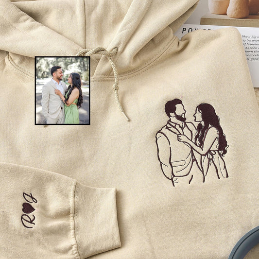 Hoodie mit individueller Stickerei eines Pärchenporträts nach Foto: Jubiläums-Sweatshirt, personalisiertes Geschenk für beste Freunde