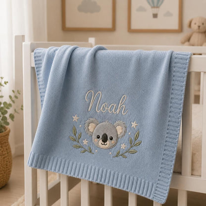 Personalisierte Koala-Babydecke, individuell gestricktes Erinnerungsgeschenk mit Namen zur Babyparty