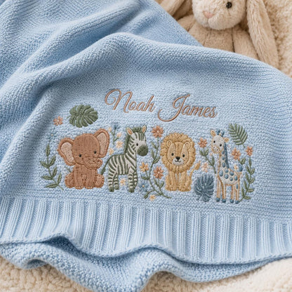 Personalisierte, bestickte Waldtier-Babydecke, Strickdecke mit individuellem Safaritiernamen, Dschungel-Babyparty-Geschenk, Erinnerungsstück fürs Kinderzimmer