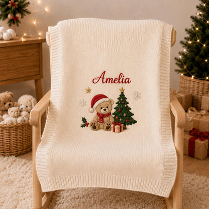 Personalisierte Weihnachtsstrickdecke, bestickte Festtagsdecke mit individuellem Namen, Teddybär-Erinnerungsstück