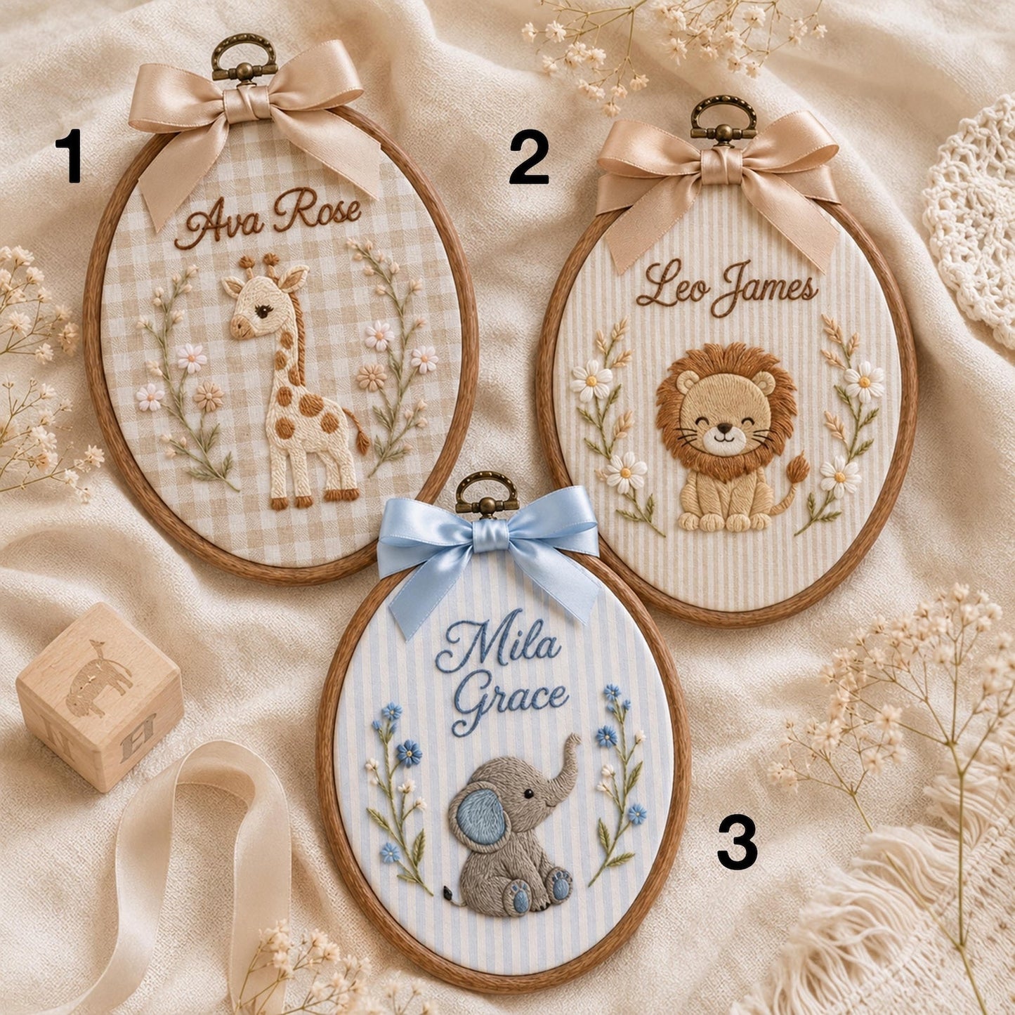 Besticktes Namensschild mit Tiermotiv fürs Baby, personalisierter Safari-Stickrahmen fürs Kinderzimmer, Wandbild mit Giraffe, Löwe und Elefant, Geschenk zur Babyparty