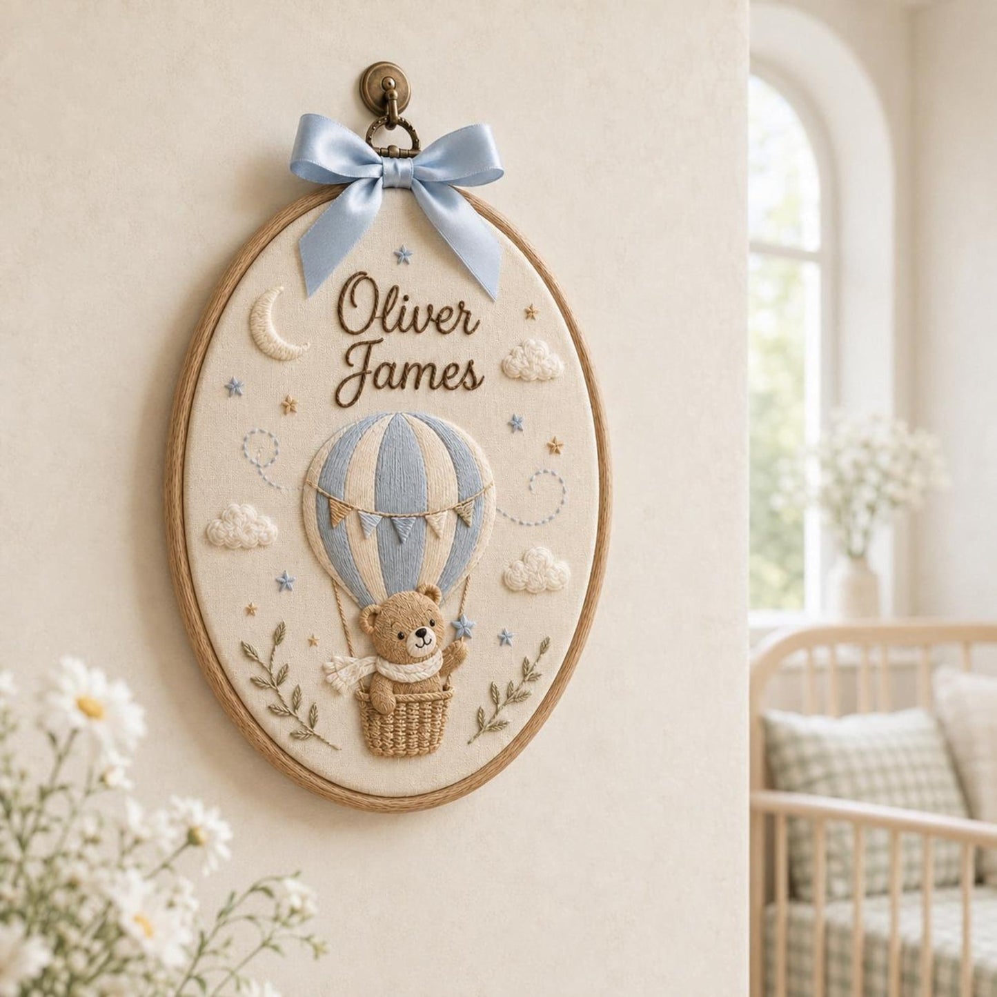Personalisierter Stickrahmen mit Babynamen, Teddybär-Heißluftballon-Kinderzimmerdeko, individuelles Geschenk zur Geburt, Wanddeko für die Babyparty