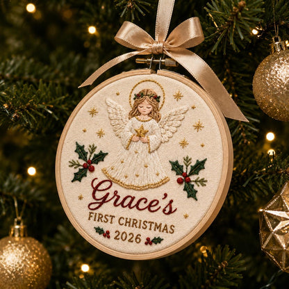 Personalisierter Stickrahmen mit Engel-Anhänger für das erste Weihnachtsfest – Religiöser Heiligenschein, Stechpalme, Gold, Christliches Andenken 2026, Weihnachtsgeschenk