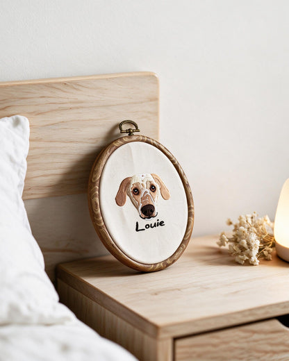 Bestickter, individueller Haustierfoto-Dekor, personalisiertes Erinnerungsstück mit Blumenmuster und Hundenamen, Gedenkrahmen für Haustiere, Geschenk für Tierliebhaber