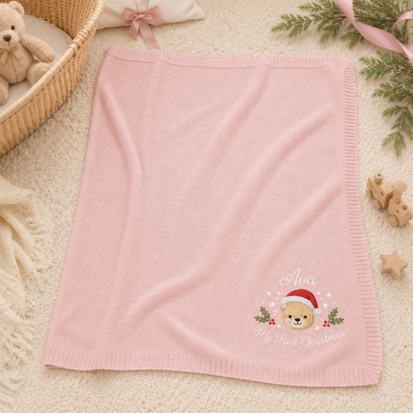 Personalisierte Weihnachtsstrickdecke mit Teddybärstickerei und Namen