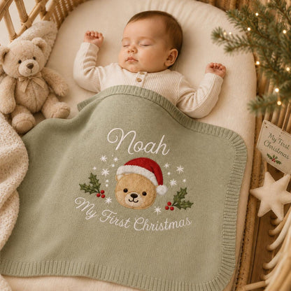Personalisierte Weihnachtsstrickdecke mit Teddybärstickerei und Namen