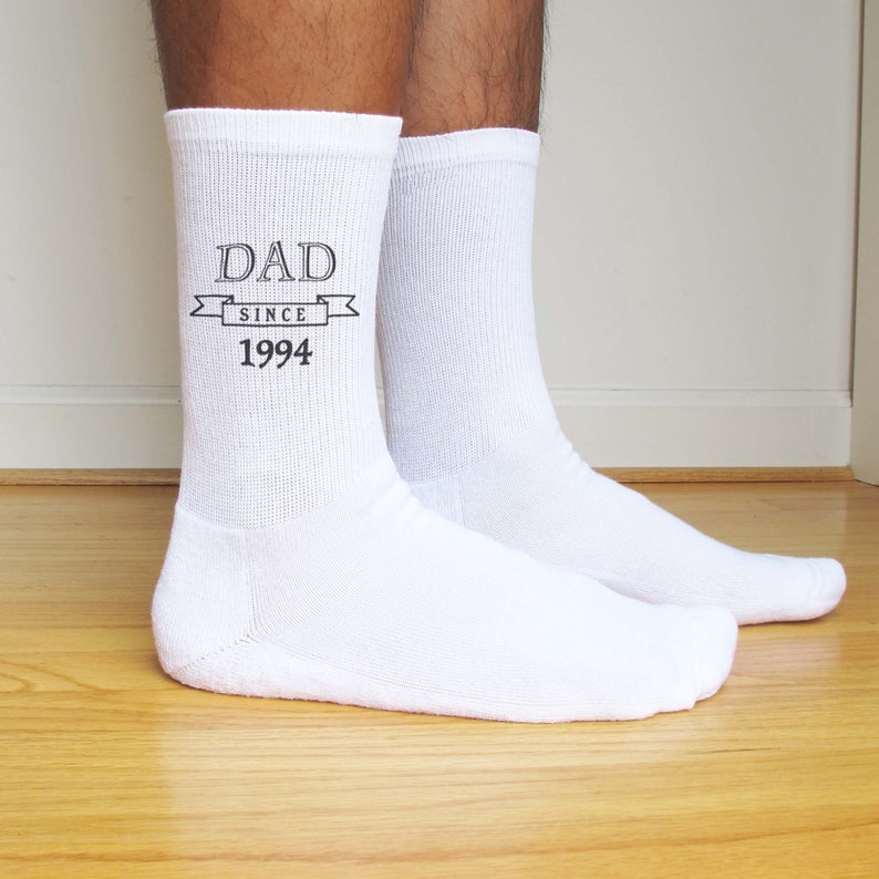 Personalisierte Socken für Papa zum Vatertag, lustige Socken mit Namen oder Datum – Papa-Socken sind das perfekte Geschenk für Papa