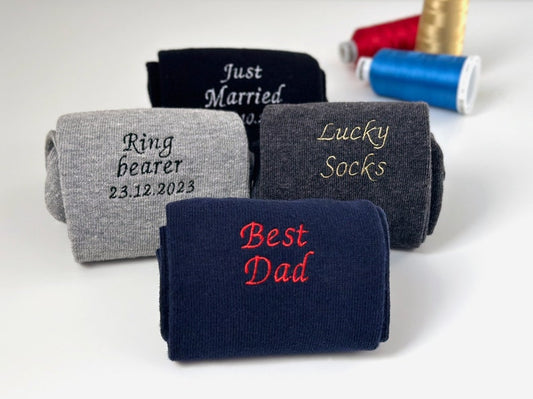 Handgefertigte, bestickte Socken – personalisiert mit Ihrem geheimen Spruch oder bedeutungsvollen Worten