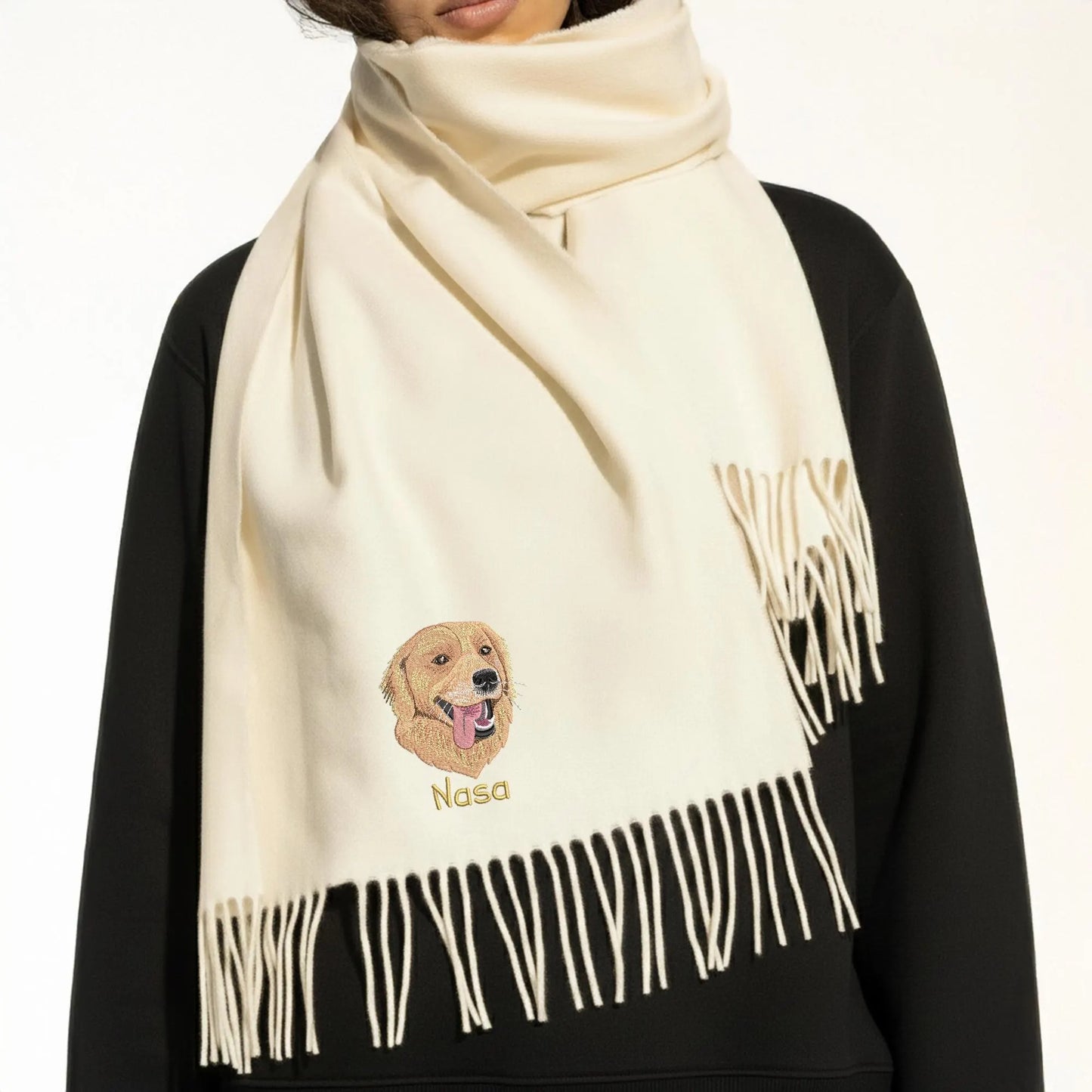 Bestickter Wollschal mit Hunde­porträt und Namen – Perfektes Weihnachtsgeschenk für Hundemamas