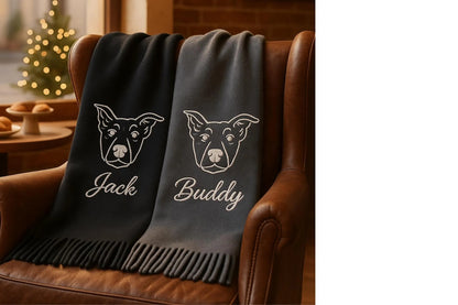 Lassen Sie Ihr Haustier besticken! Ein einzigartiger, personalisierter Schal ist das perfekte Geschenk.