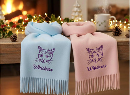 Ihr treuer Freund immer an Ihrer Seite: Ein personalisierter, bestickter Schal