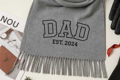 Wollschal mit Stickerei – Personalisierter Schal aus Wolle für sie & ihn