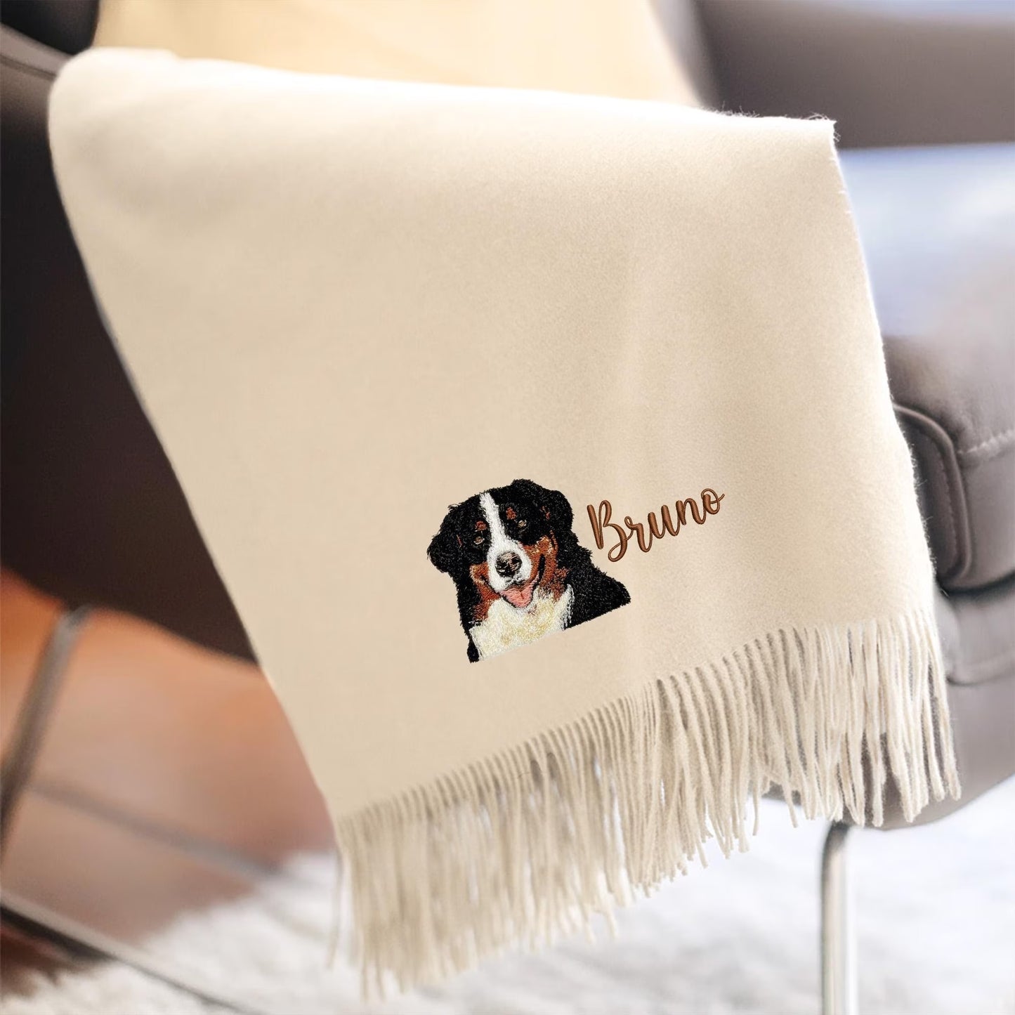 Weihnachtsschal mit besticktem Hunde­gesicht – Individuell & exklusiv für Haustierliebhaber