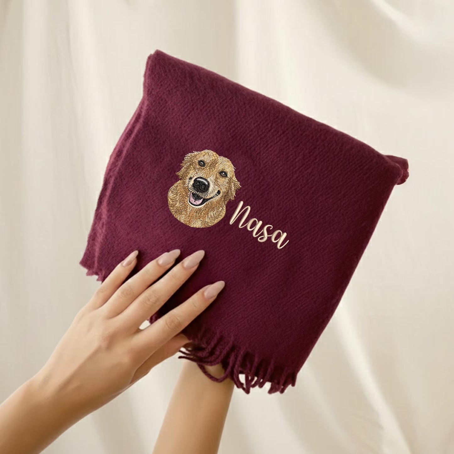 Weihnachtsschal mit besticktem Hunde­gesicht – Individuell & exklusiv für Haustierliebhaber